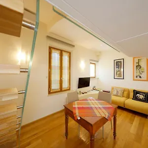  Apartment Uptown - Sabrina's Cozy Italy