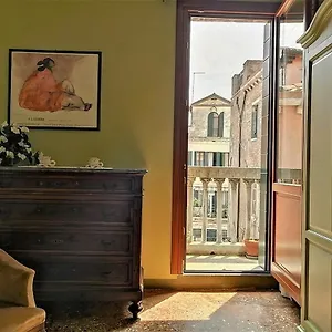 https://biennale-apartment-venice-30122.hotelslidodijesolo.com