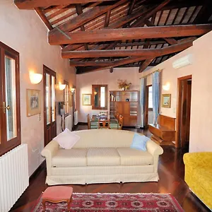 Casa Dei Pittori Venise