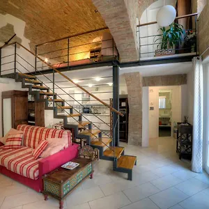  Apartment Stilnuovo In The Historic Center Of Very Close To Campo Square Italy