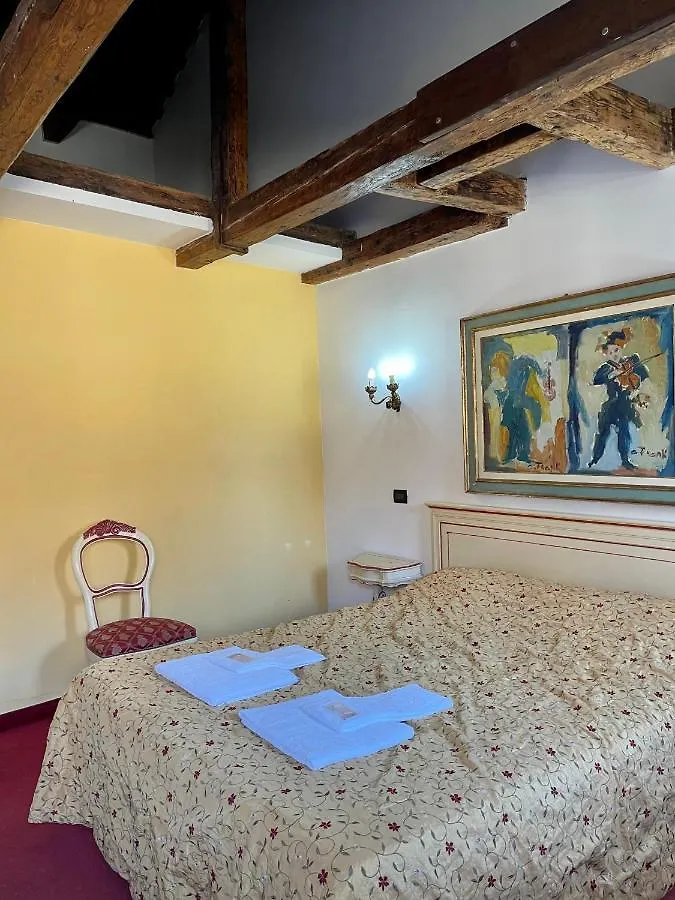 Hostel Ai Boteri Italy